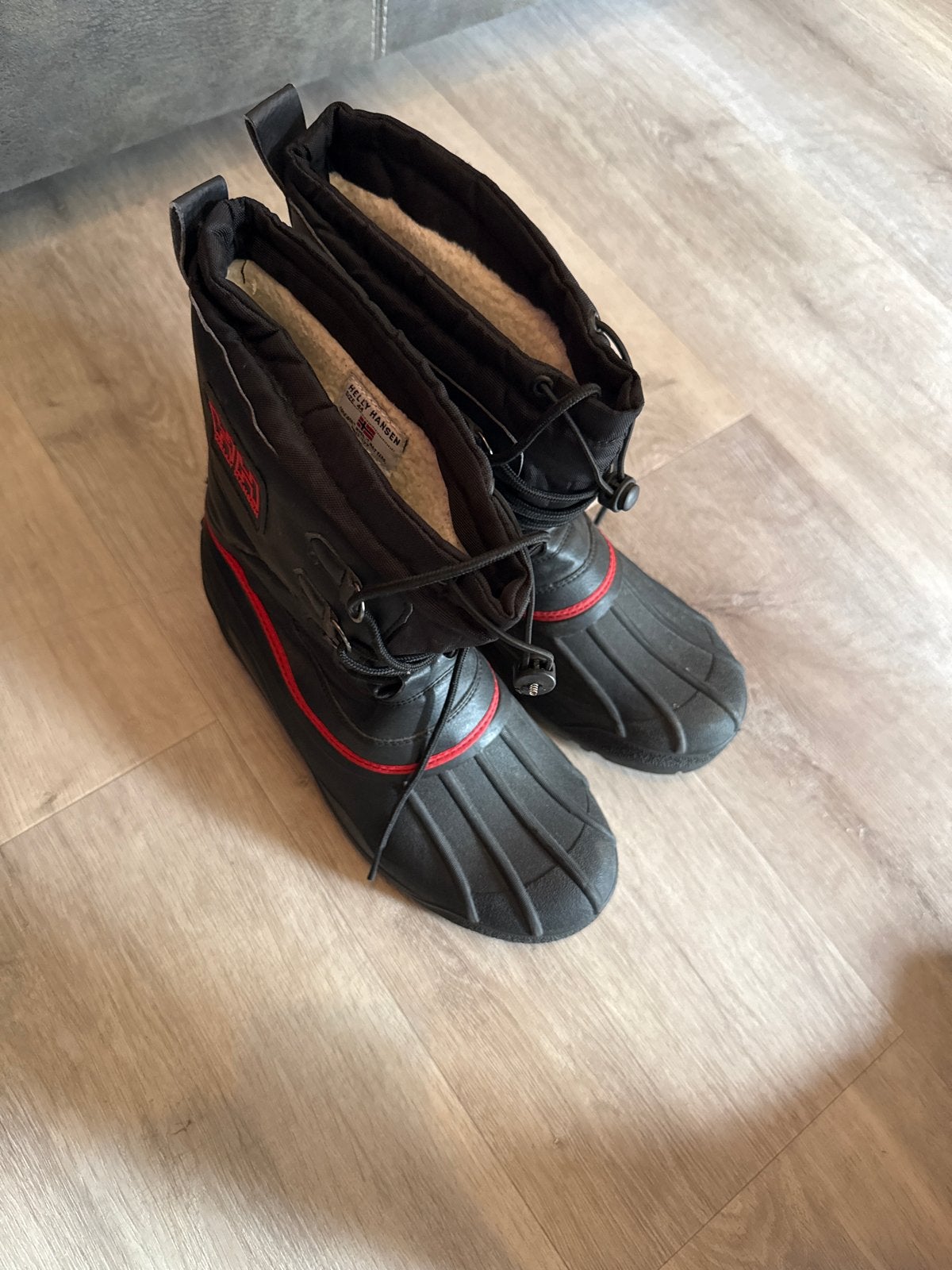 Helly Hansen Snowboots Maat 44 - Zwart met Rood, Zwart, Snowboots, Ophalen of Verzenden, Gedragen