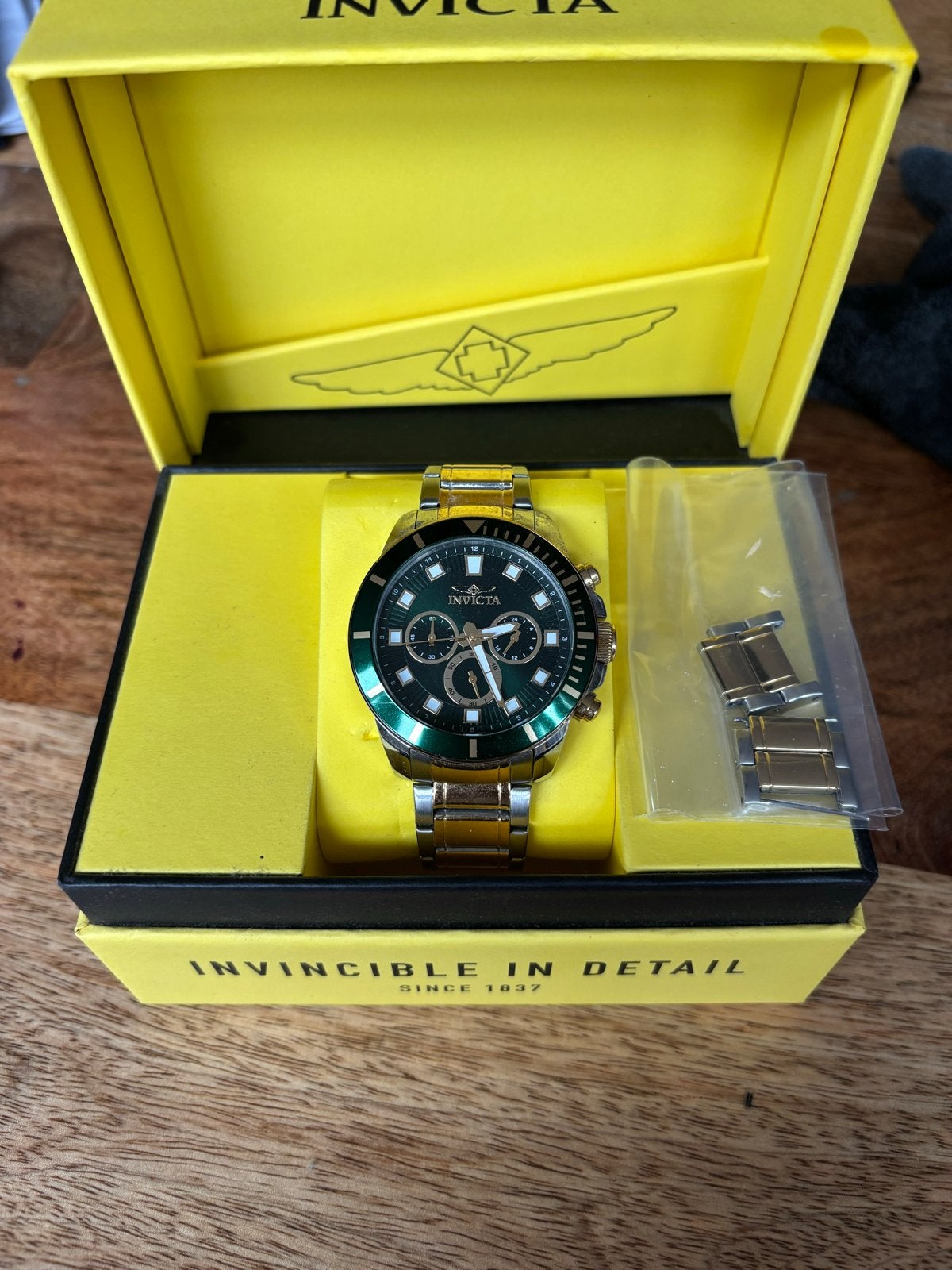 Invicta horloge - Groen/Goud - Zo goed als nieuw, Sieraden, Tassen en Uiterlijk, Overige merken, Staal, Polshorloge, Ophalen of Verzenden