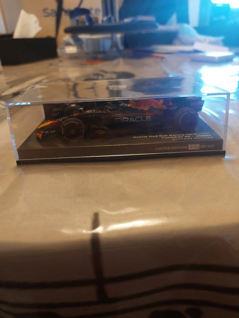 Red Bull Racing F1 schaalmodel - Limited Edition, Hobby en Vrije tijd, Modelauto's | 1:43, Ophalen of Verzenden, Zo goed als nieuw