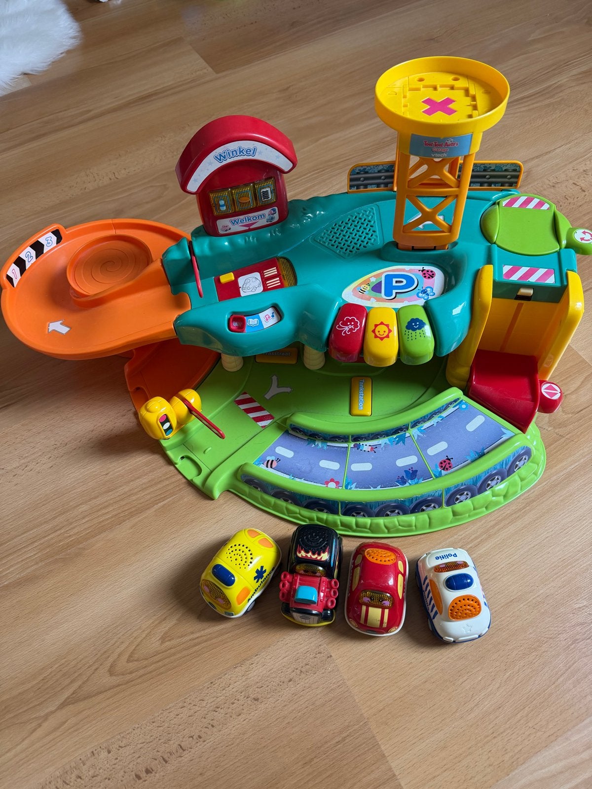 VTech Toet Toet Auto's Garage met 4 auto's, Ophalen of Verzenden, Gebruikt, Auto, Met licht