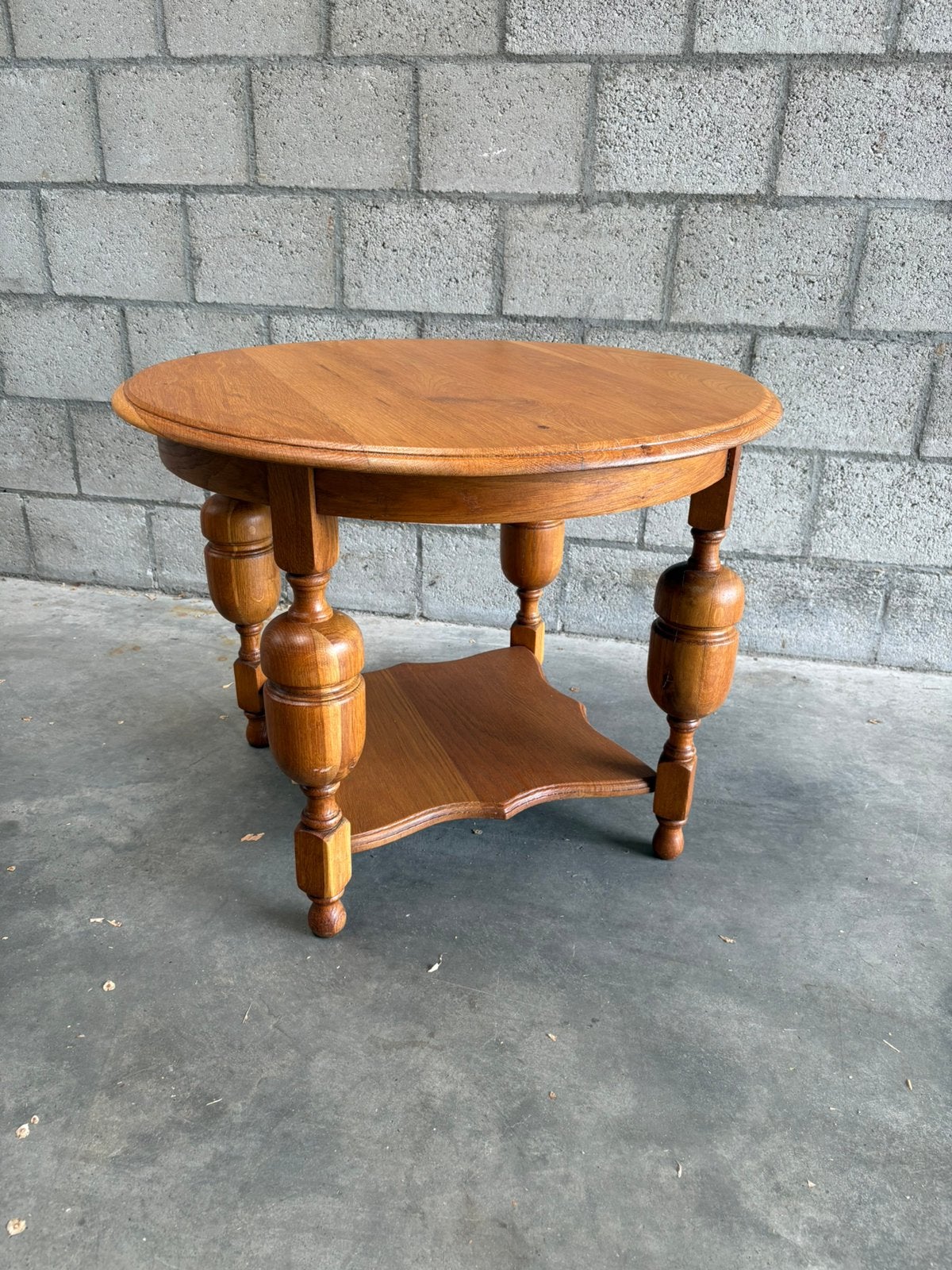 Vintage eiken ronde salontafel, Huis en Inrichting, Tafels | Salontafels, Ophalen, Rond, 50 tot 100 cm