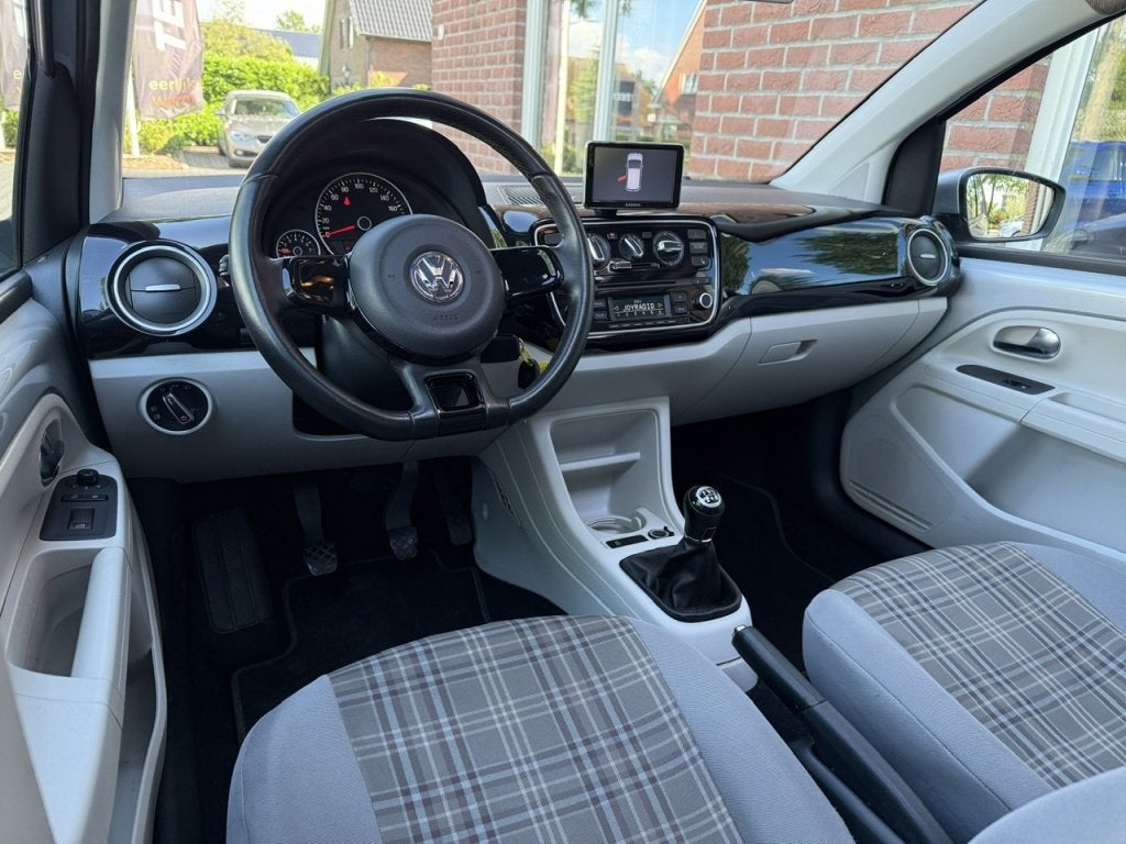 Volkswagen up! 1.0 high up! 75PK NIEUWE APK / SCHUIF.KANTELD, Auto's, Euro 5, Stof, Gebruikt, Up!