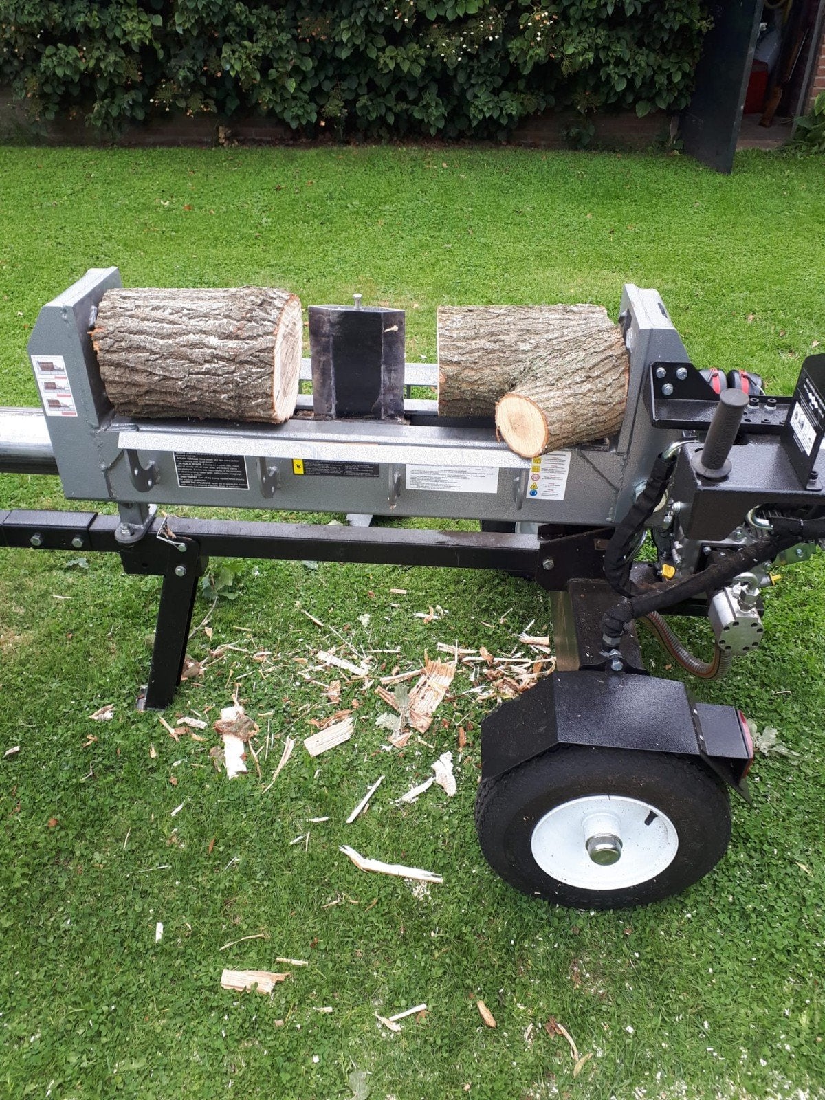 Te huur Dubbel werkende kloofmachine/houtklover 20 tons, Benzine, Onbekend, Liggend, Ophalen of Verzenden