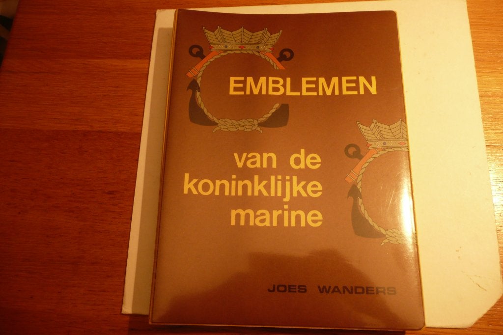 emblemen van de koninklijke marine JPM Wanders 1982, Verzamelen, Scheepvaart, Zo goed als nieuw, Boek of Tijdschrift, Motorboot