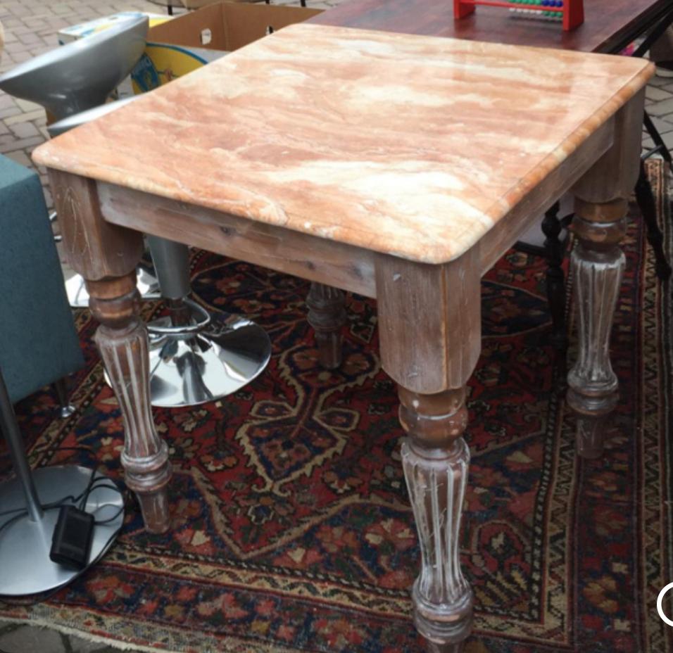 Bijzet tafel met rood marmer blad en afneembare poten, Ophalen of Verzenden