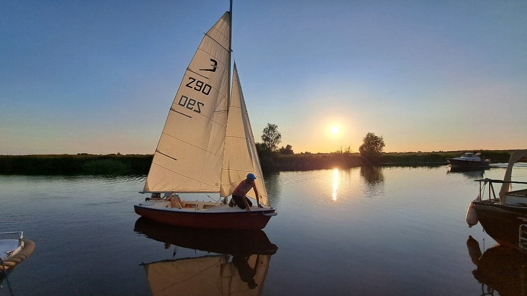 WEGU jol open zeilboot met kanteltrailer en dektent, Ophalen, Gebruikt, Polyester, Overige merken