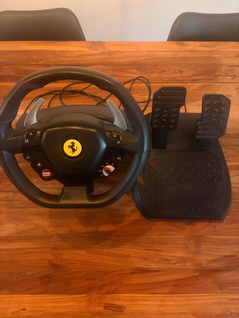 Thrustmaster Ferrari racestuur met pedalen - Gebruikt, Ophalen of Verzenden, Gebruikt, Stuur of Pedalen, PlayStation 3