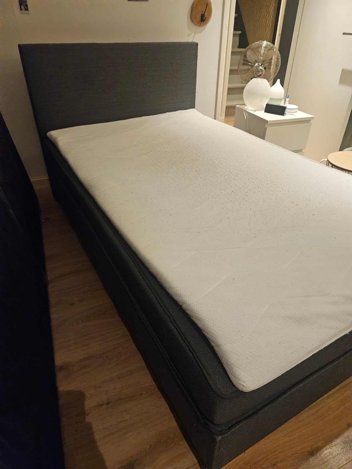 Eenpersoonsbed 120x200 met topper en hoofdbord, Ophalen, Gebruikt, Twijfelaar, 120 cm