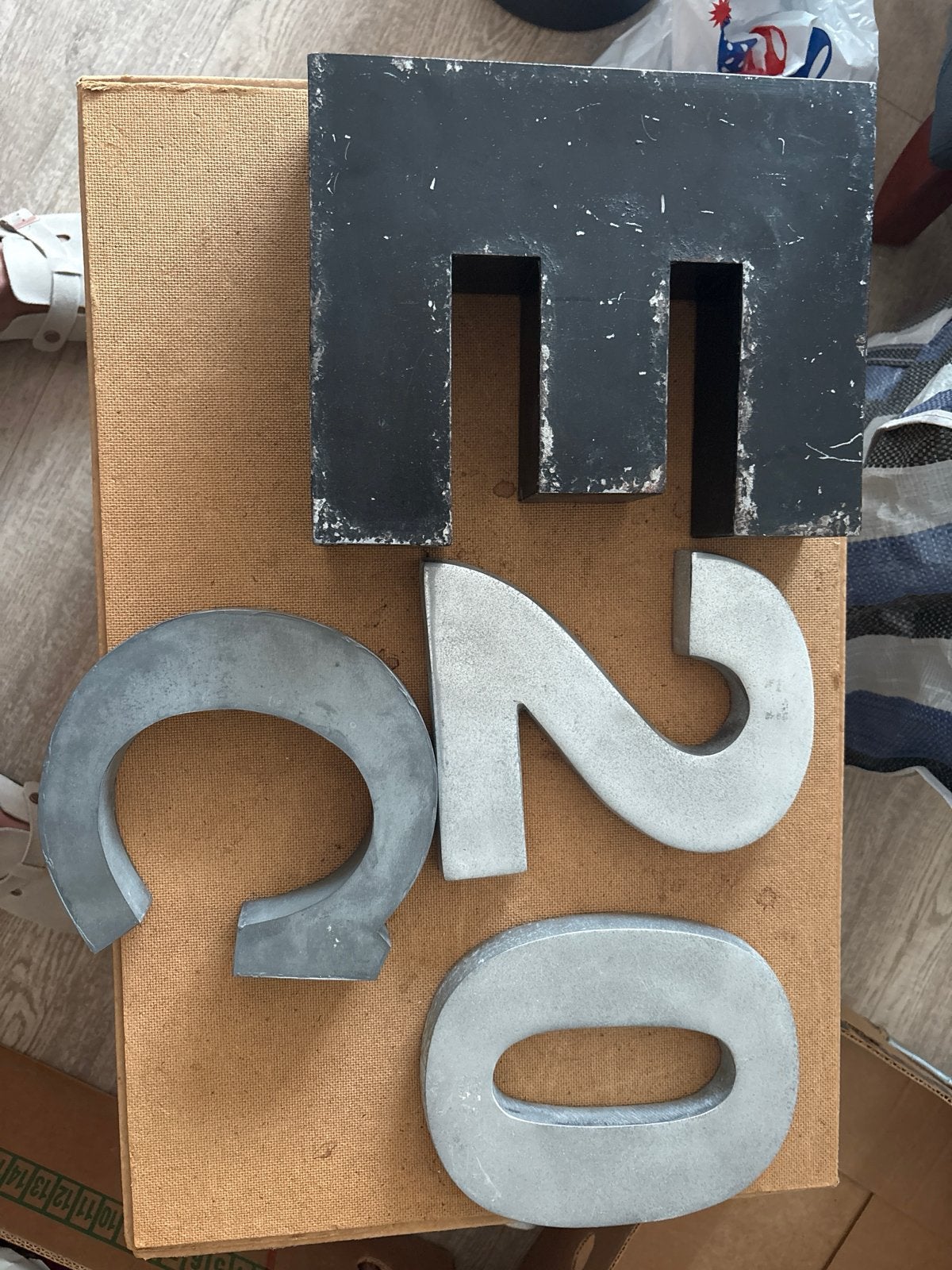 Decoratieve letters en cijfers (C, E, 2, 0), Ophalen, Metaal, Industrieel, Gebruikt