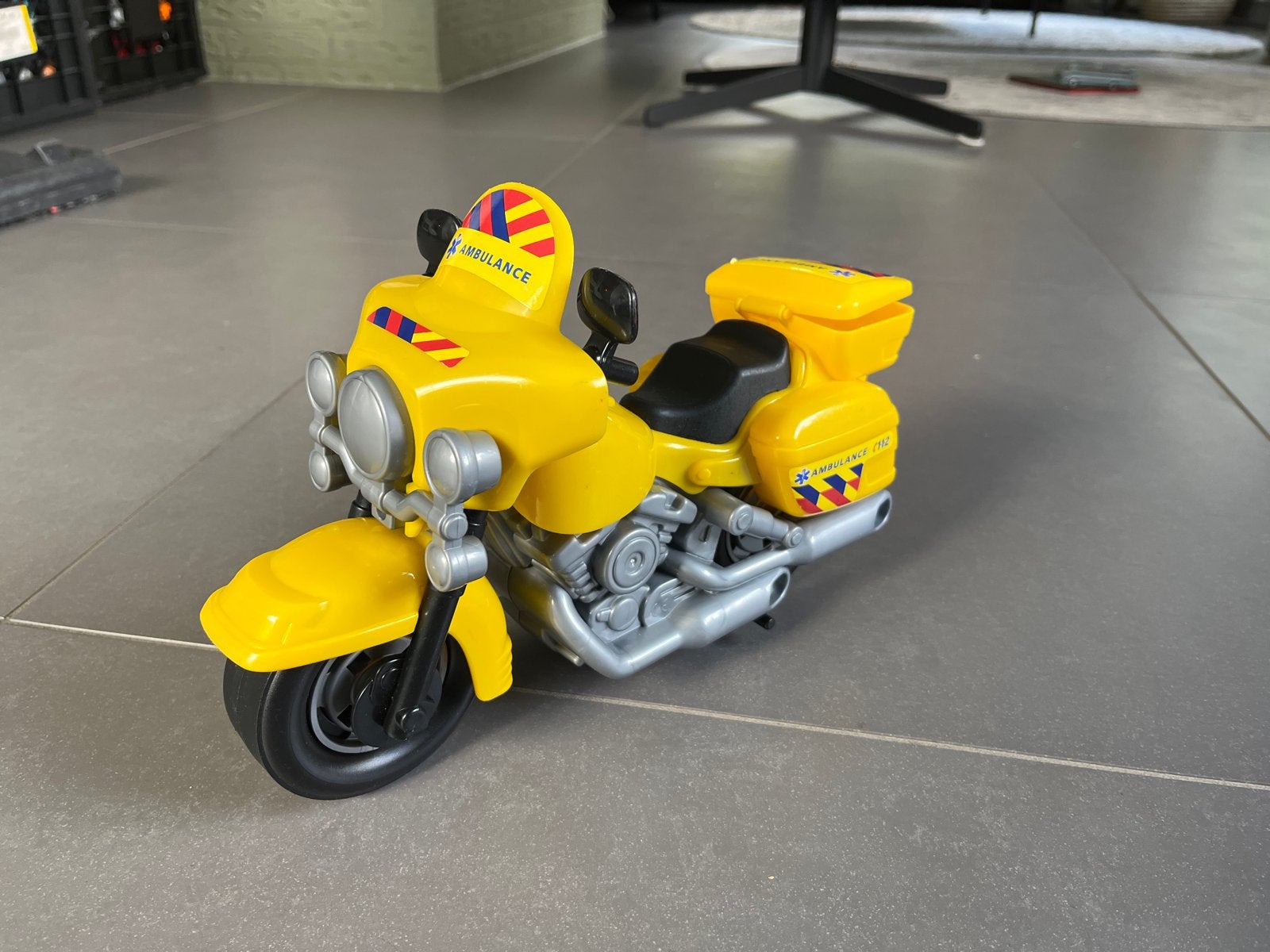 Gele speelgoed ambulance motor, Ophalen, Gebruikt