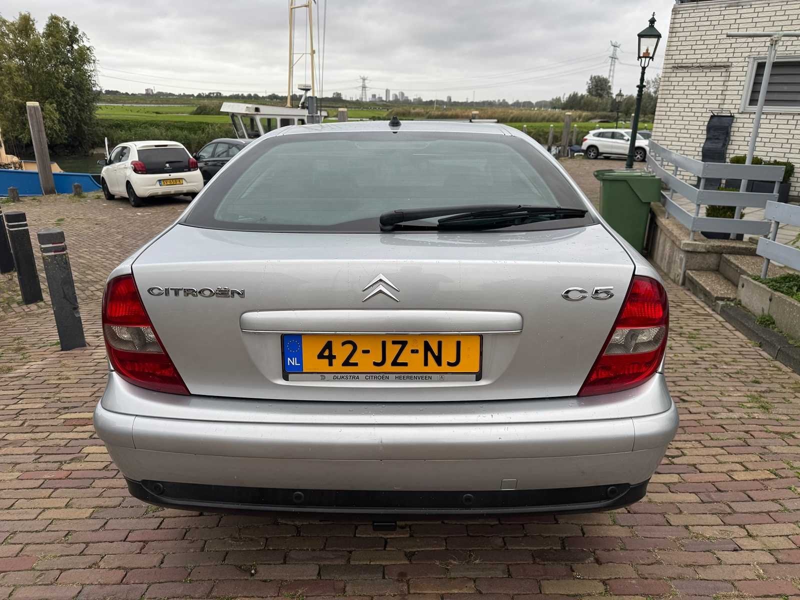 Citroen C5 2.0-16V Exclusive Automaat 42-JZ-NJ, Auto's, Gebruikt, 4 cilinders, 700 kg, Origineel Nederlands