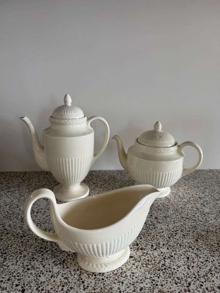 Wedgwood Edme servies: koffiepot, theepot, sauskom, Huis en Inrichting, Keuken | Servies, Ophalen, Gebruikt, Keramiek, Overige typen
