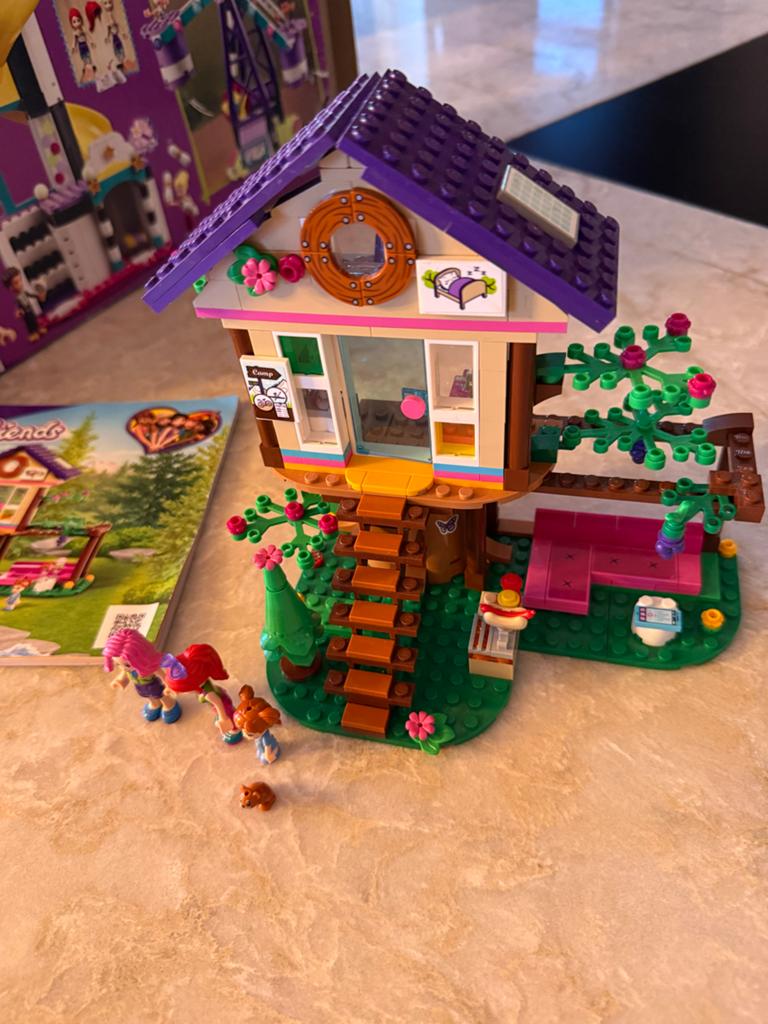 LEGO Friends 41679 Boshuisje met boekje en doos, Lego, Friends, Ophalen of Verzenden, Zo goed als nieuw
