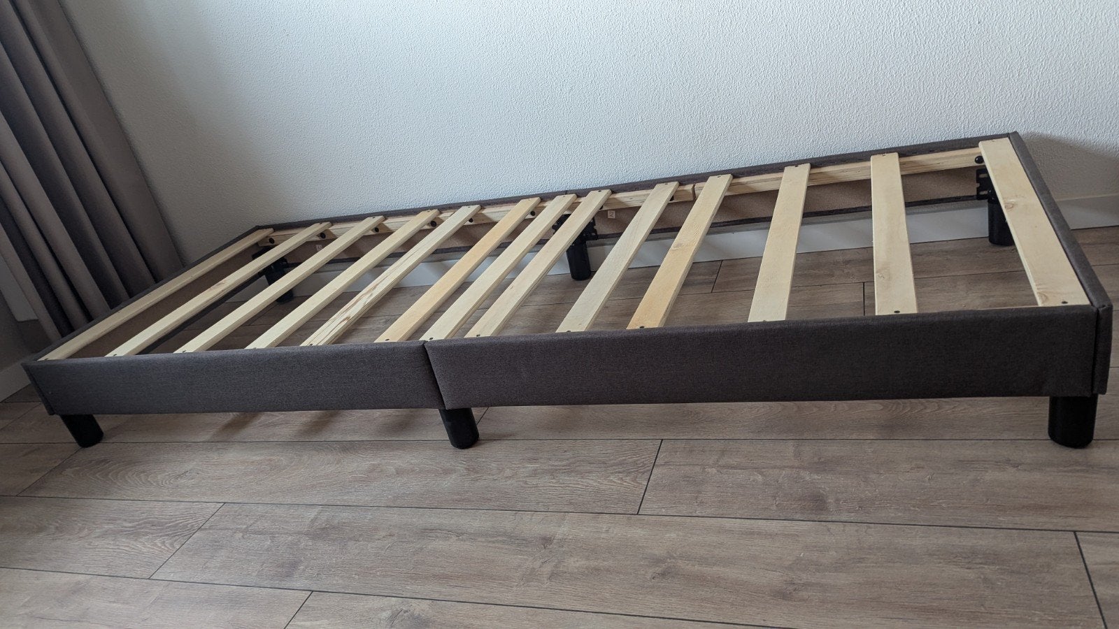 logeerbed NIEUW, Huis en Inrichting, Ophalen, Eenpersoons, Bruin, Nieuw