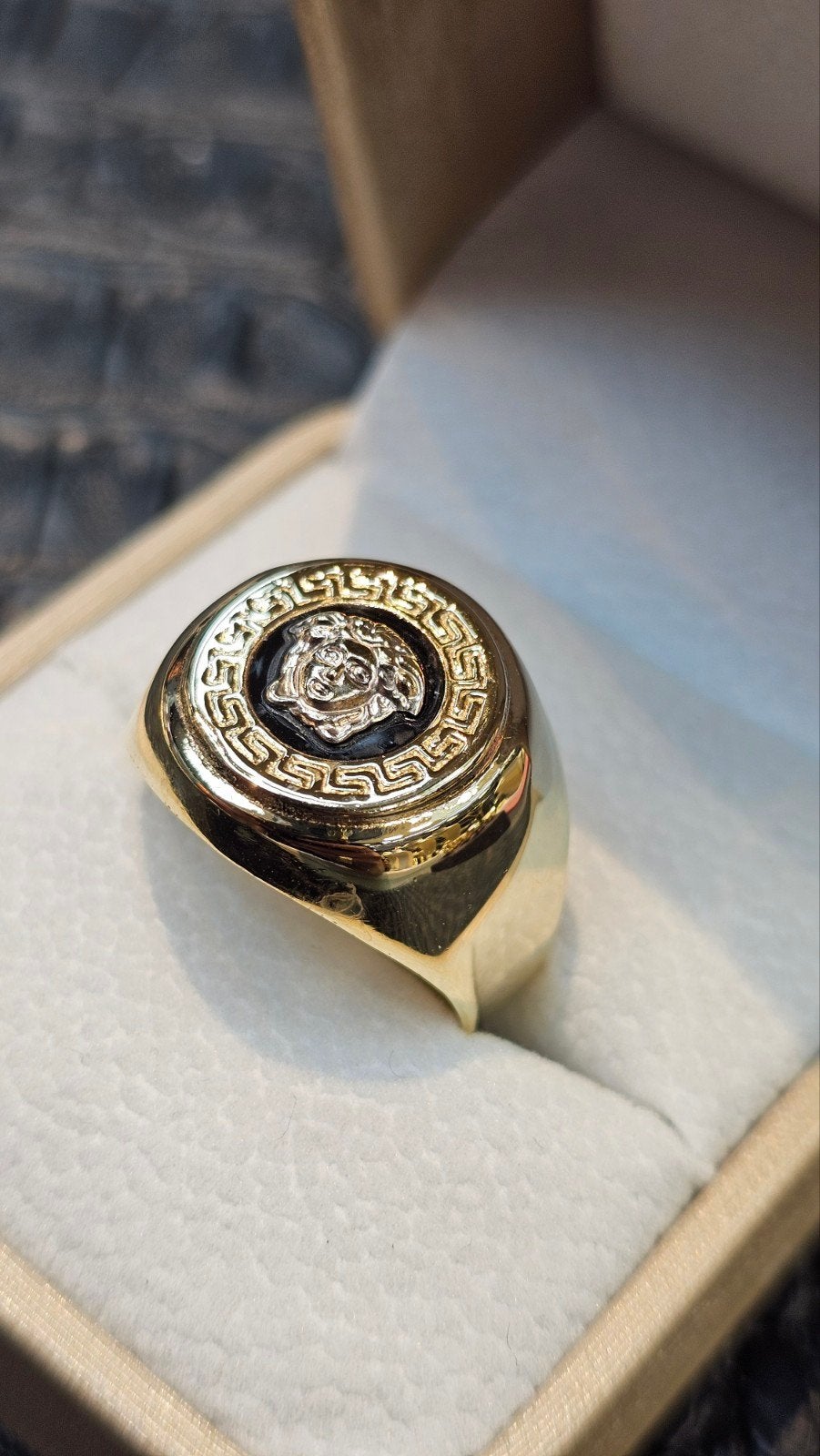 Prachtige Medusa Versace 14k gouden ring