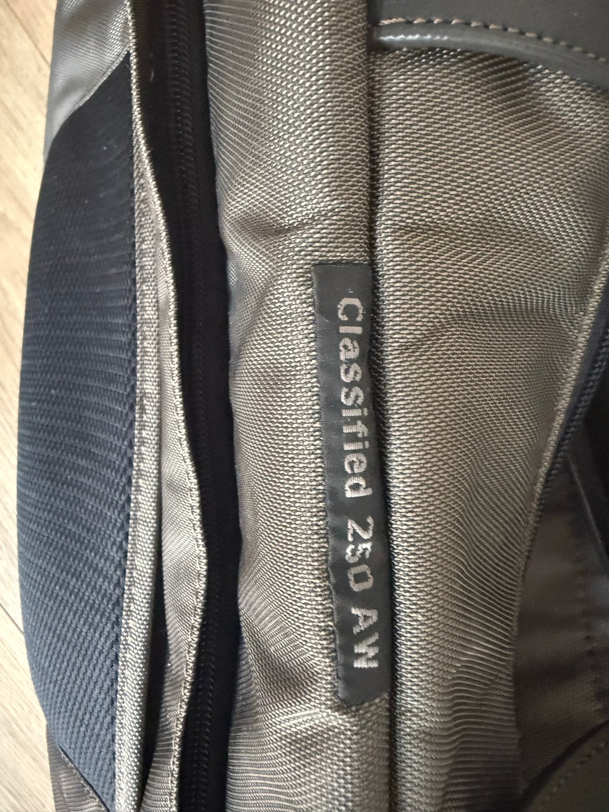 Lowepro Classified 250 AW Cameratas - Veel Opbergruimte, Opbergvakken, Ophalen of Verzenden, Schoudertas, Grijs