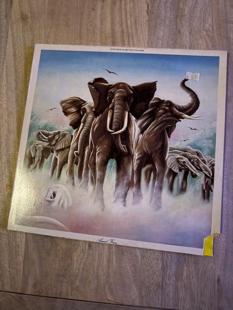 vinyl-LP Armed Forces van Elvis Costello & The Attractions, Ophalen of Verzenden, Zo goed als nieuw, 12 inch