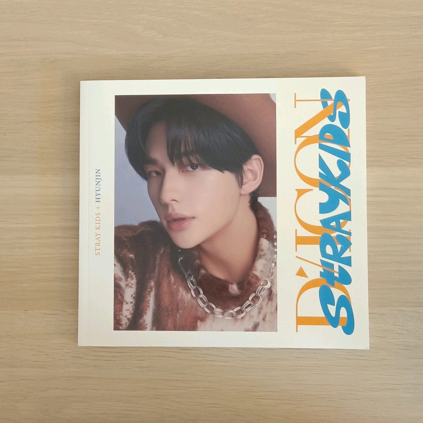 Stray kids hyunjin dicon fotoboek, Ophalen of Verzenden, Zo goed als nieuw, Foto of Kaart