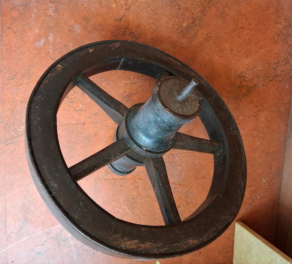 Houten wiel, buiten doorsnee 52 cm, Antiek en Kunst, Antiek | Overige Antiek, Ophalen