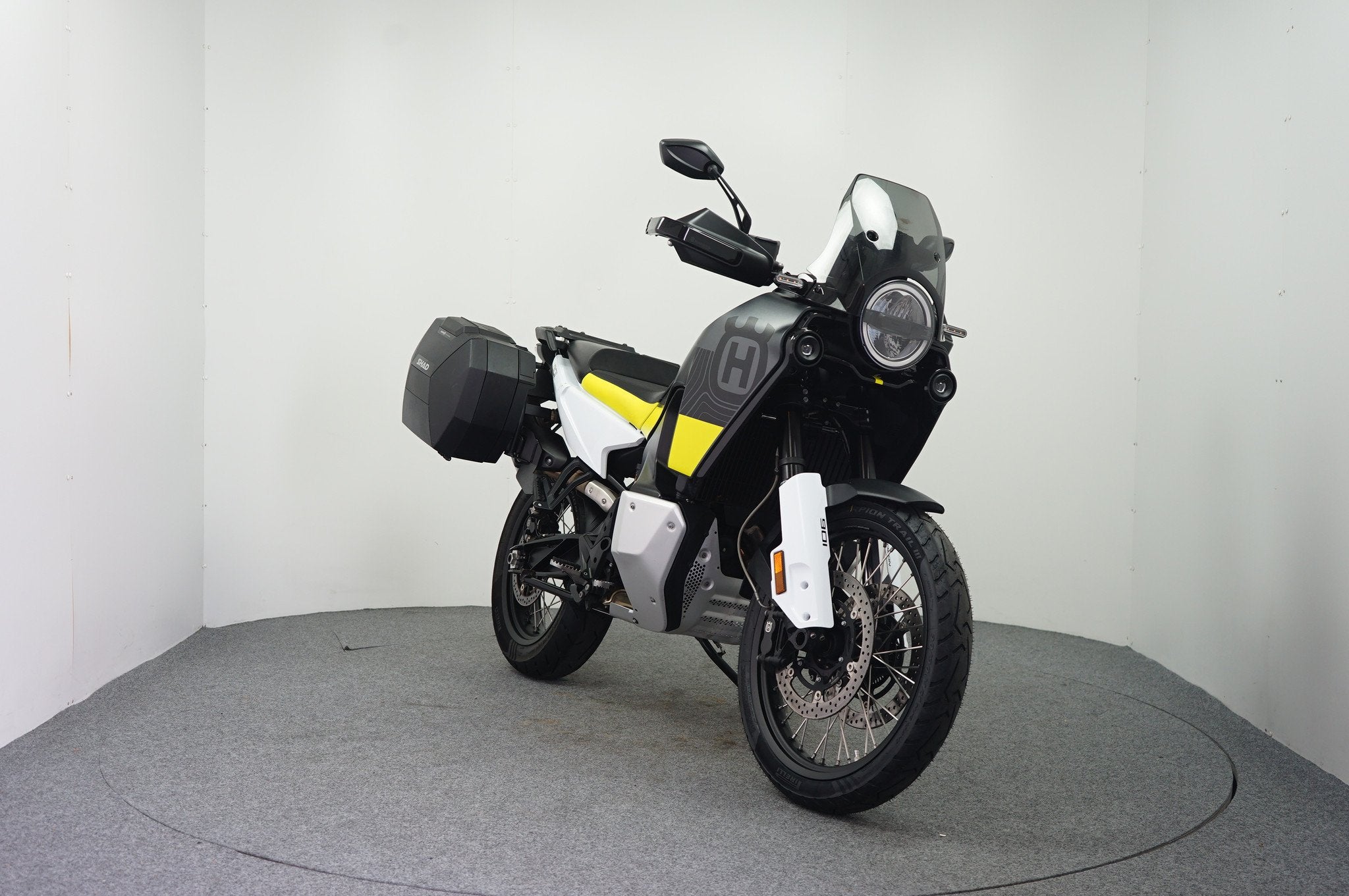 Husqvarna Norden 901 (bj 2022), Handvatverwarming, Meer dan 35 kW, Toermotor, Gebruikt