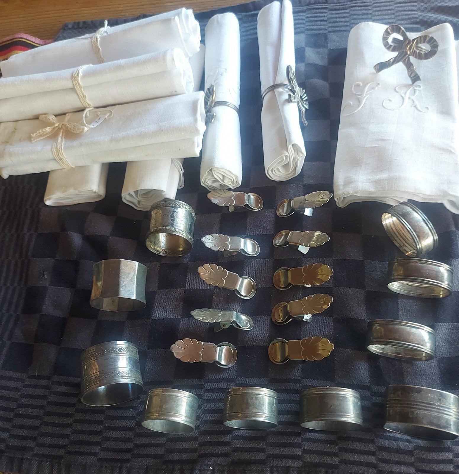 Antieke servetten, ringen, klemmen tafelbenodigheden 31 x, Ophalen of Verzenden