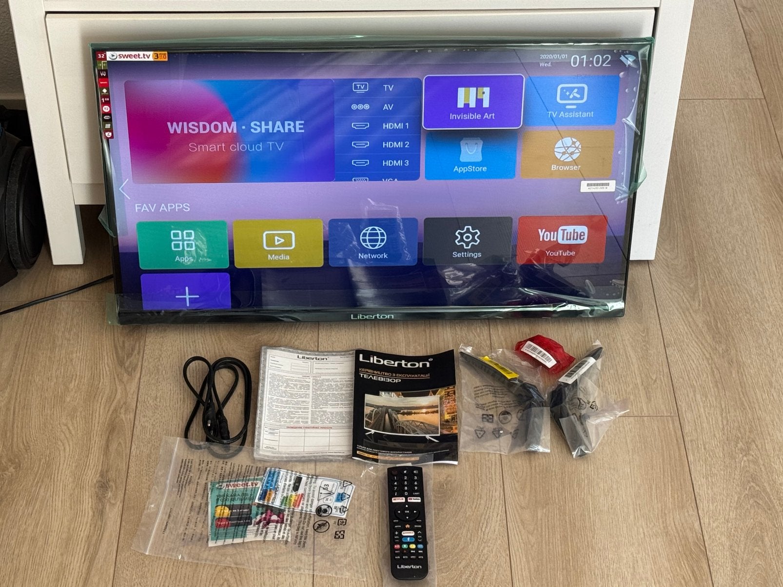 Splinternieuwe 32 inch Smart TV Liberton (In folie), Ophalen, Nieuw