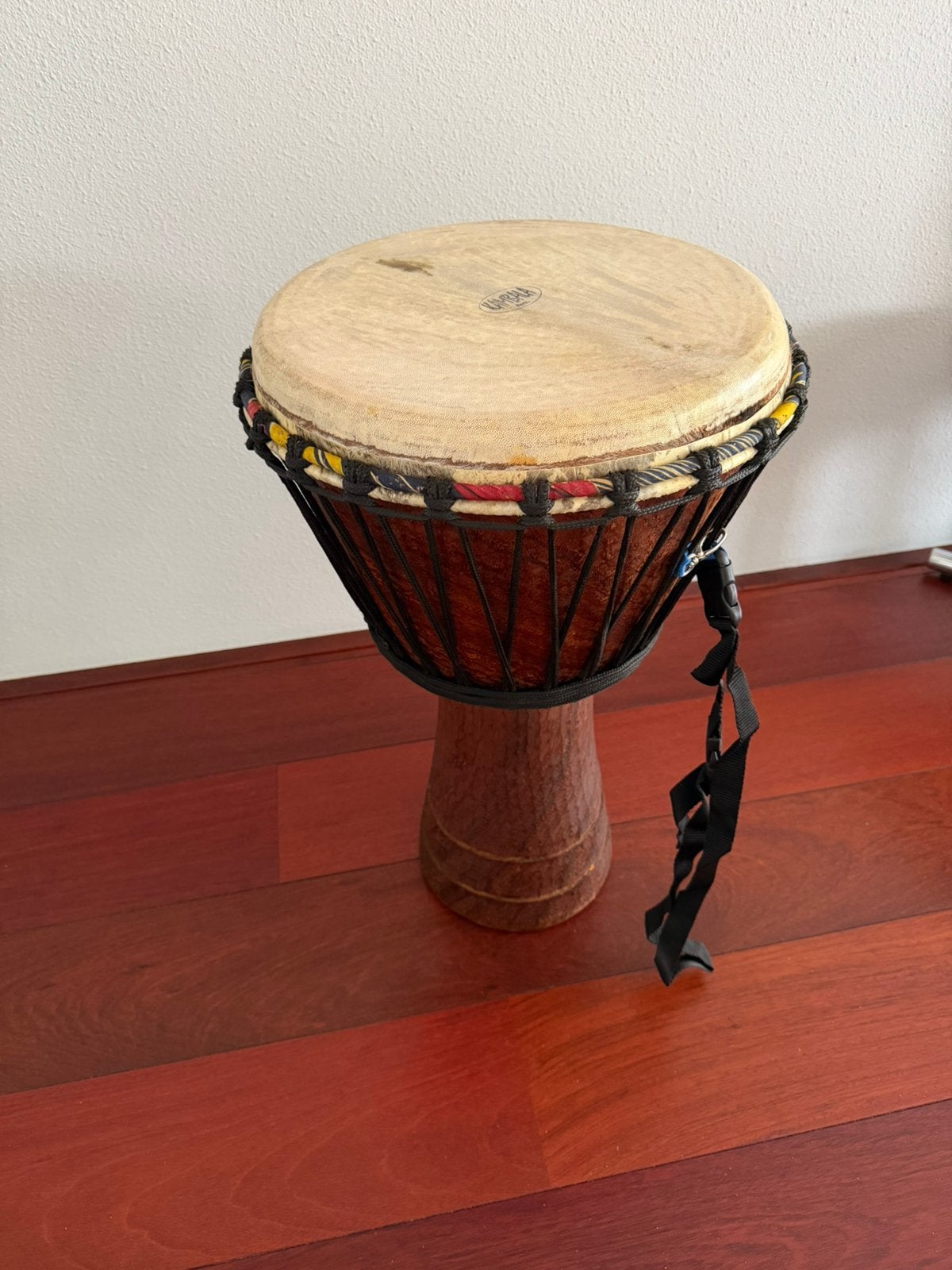 Een prachtige djembe met een mooi vol geluid, merk Kambala, Ophalen, Zo goed als nieuw, Trommel