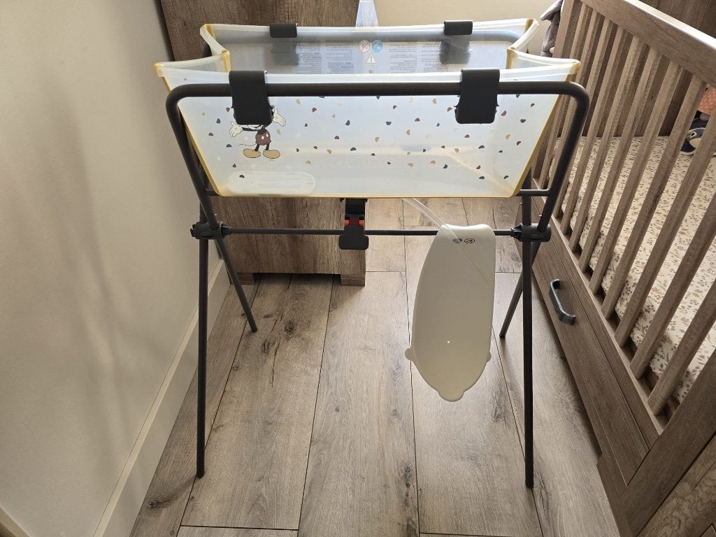 Stokke Mickey Mouse Babybadje met standaard, Zo goed als nieuw, Badje, Standaard, Ophalen