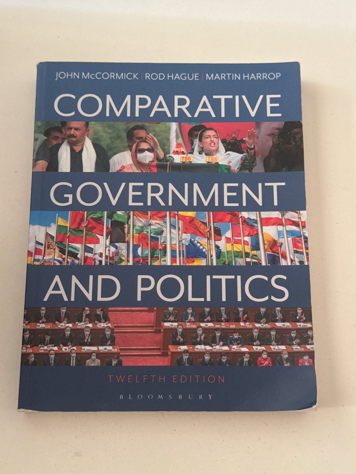 Comparative Government and Politics - Twaalfde Editie, Ophalen of Verzenden, Zo goed als nieuw, Politiek en Staatkunde, Wereld