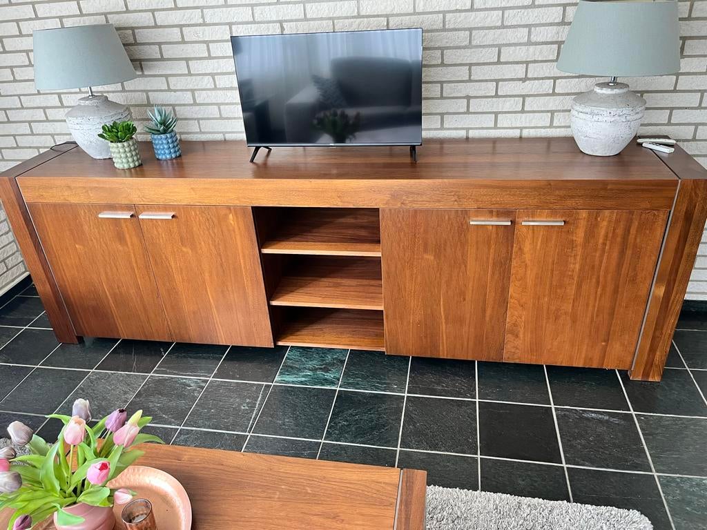 Modern TV-meubel/dressoir van massief hout, Ophalen, 150 tot 200 cm, Zo goed als nieuw, Minder dan 100 cm