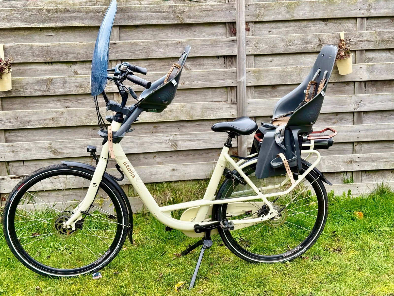 Stella elektrische moederfiets - Zo goed als nieuw, 140km ac, Overige merken, 2 zitjes, Moederfiets, Windscherm