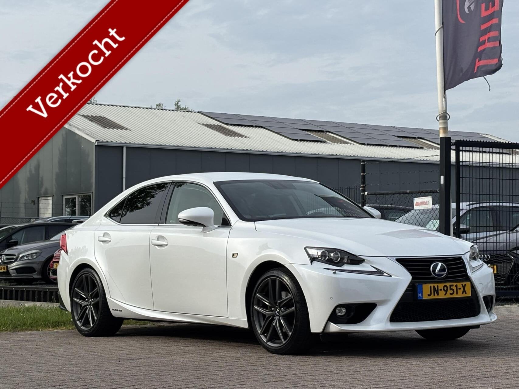 Lexus IS 300h F Sport Line cruise leder camera keyless, Auto's, Lexus, Automaat, Euro 5, Achterwielaandrijving, Gebruikt