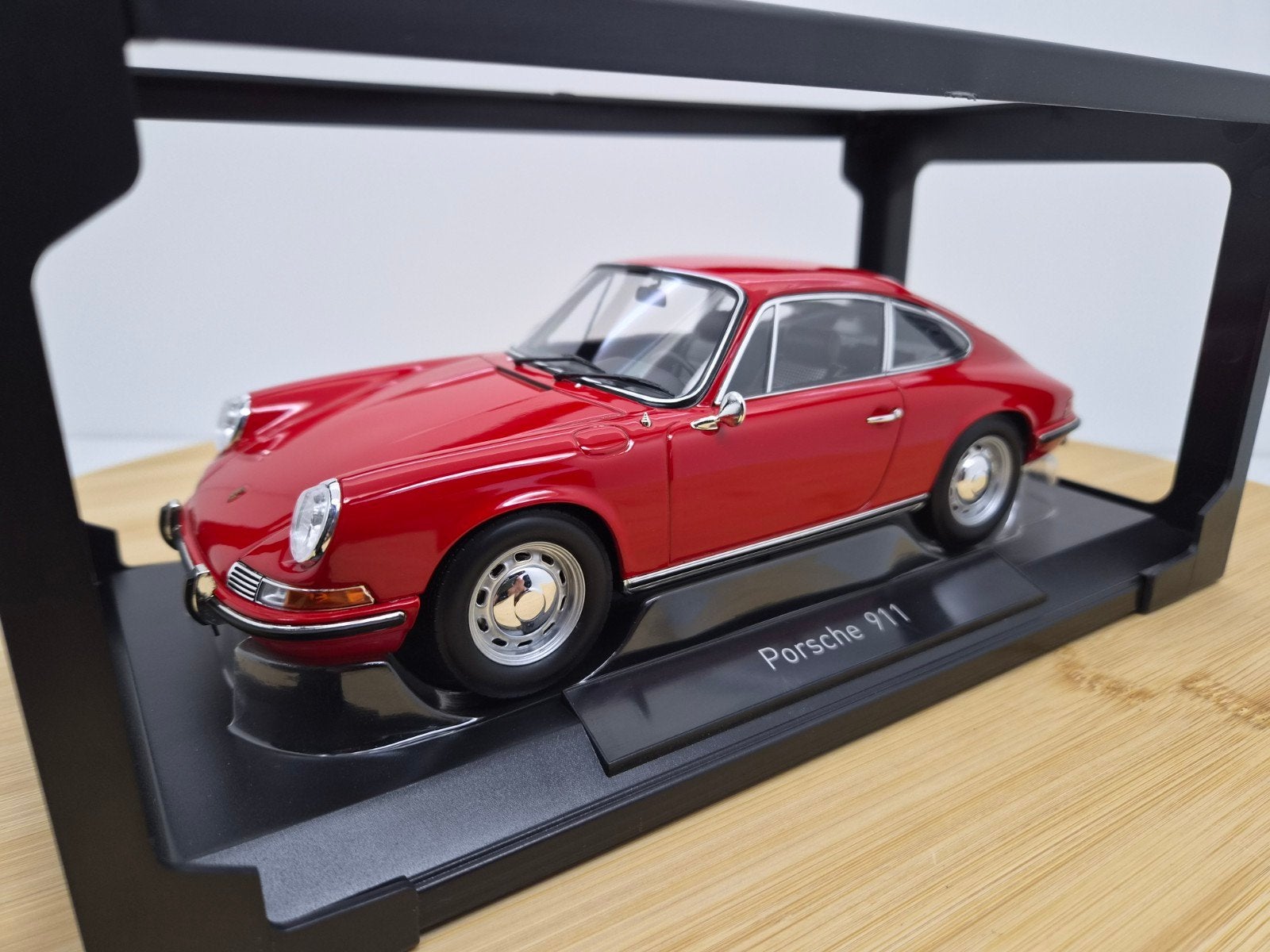Norev Porsche 911 L 1968 Polo-Red Limited Edition 1:18, Hobby en Vrije tijd, Modelauto's | 1:18, Auto, Verzenden, Nieuw, Norev