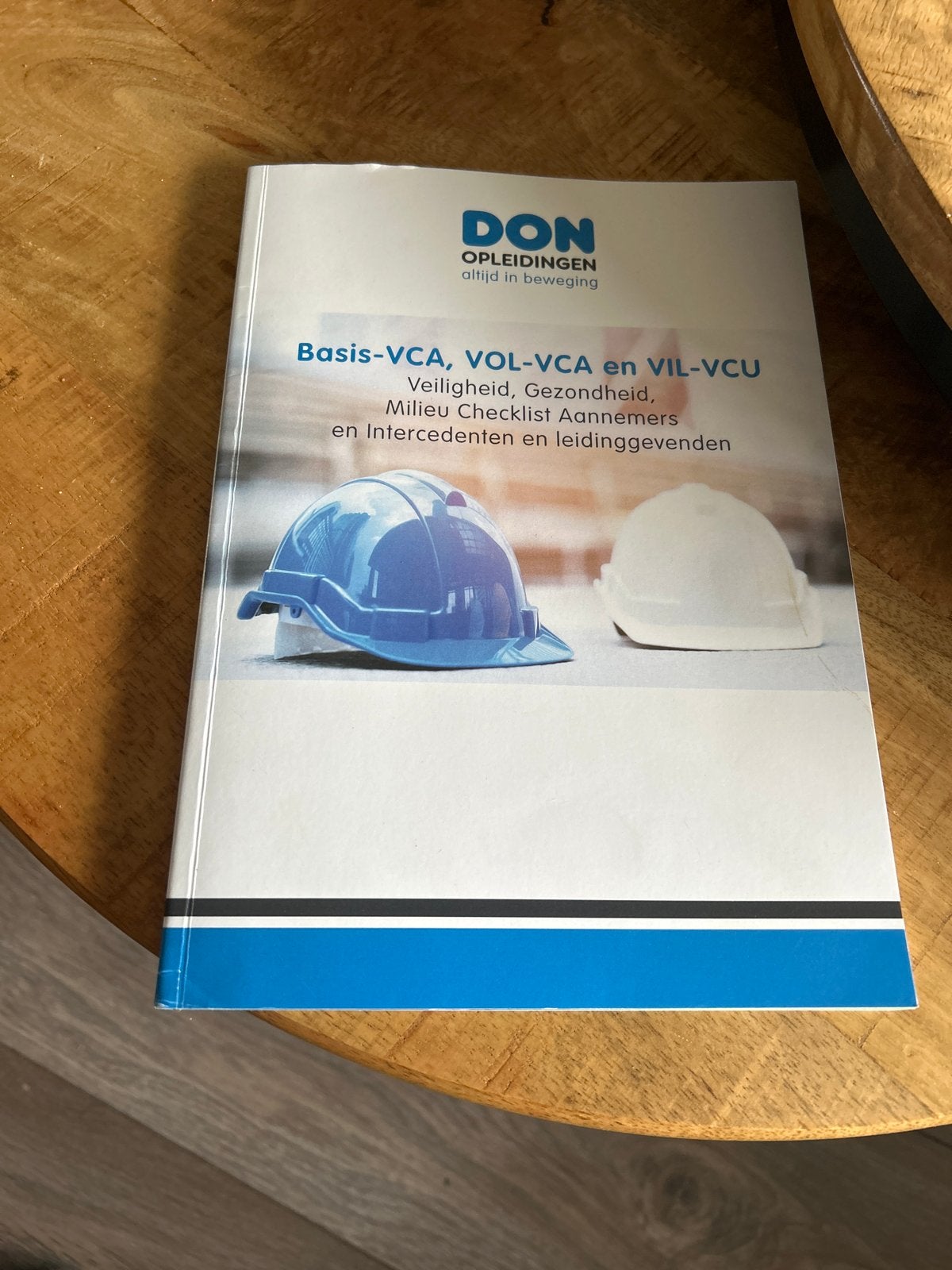 VCA Lesboek - Basis-VCA, VOL-VCA en VIL-VCU (DON Opleidingen, Boeken, Ophalen of Verzenden, Zo goed als nieuw, Overige niveaus