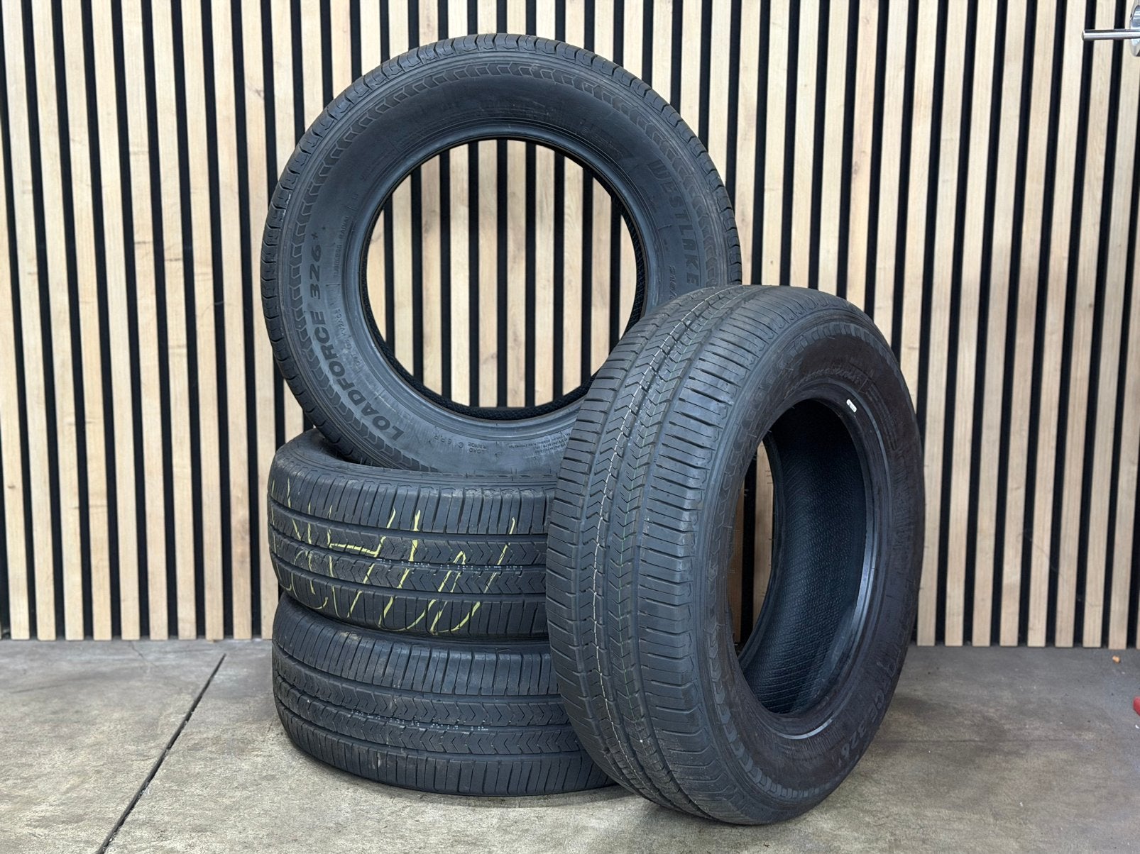 4x 215/65R16C Weslake Busbanden DEMO DOT25 incl Montage €340, Ophalen, 16 inch, Nieuw, Band(en)