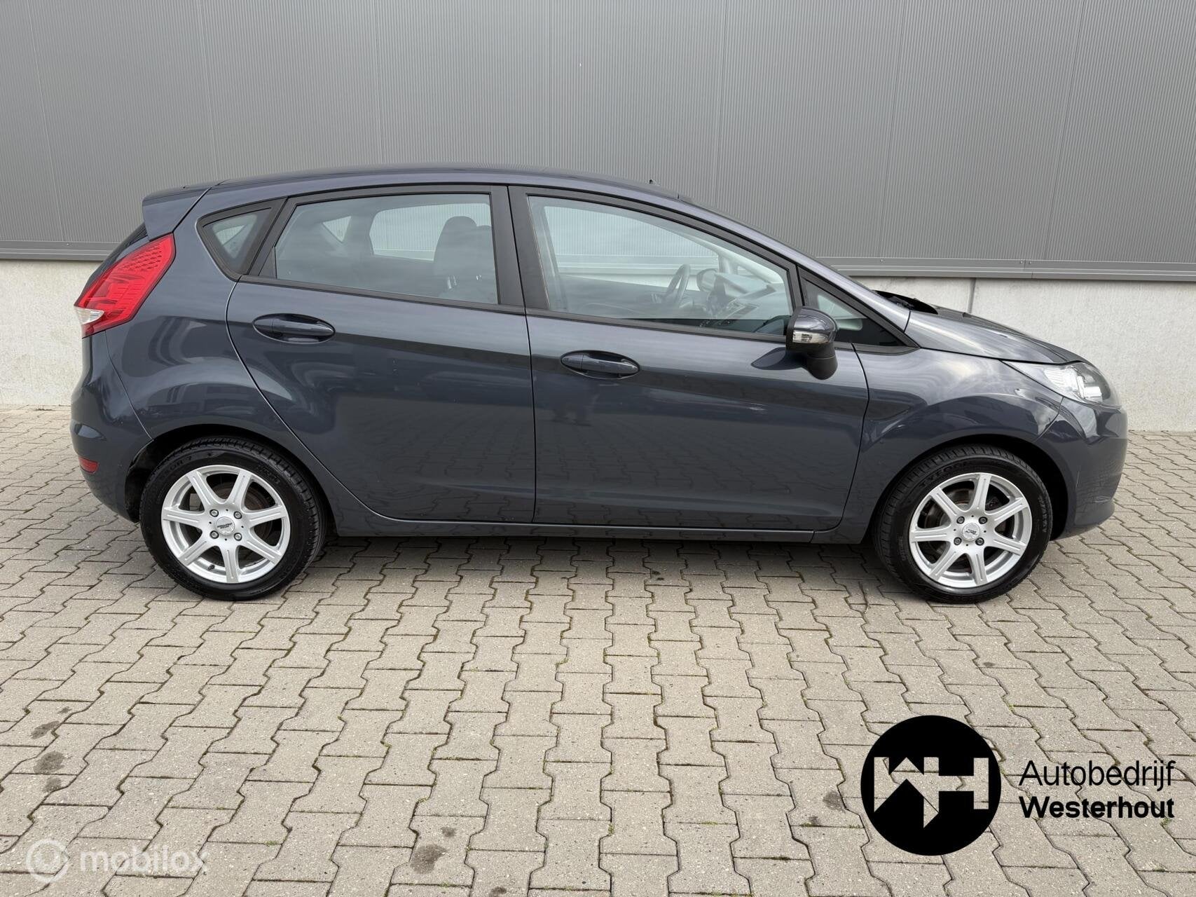 Foto 6 van Ford Fiesta 1.25 Limited|AIRCO|ELEKTR RAMEN|NWE BANDEN