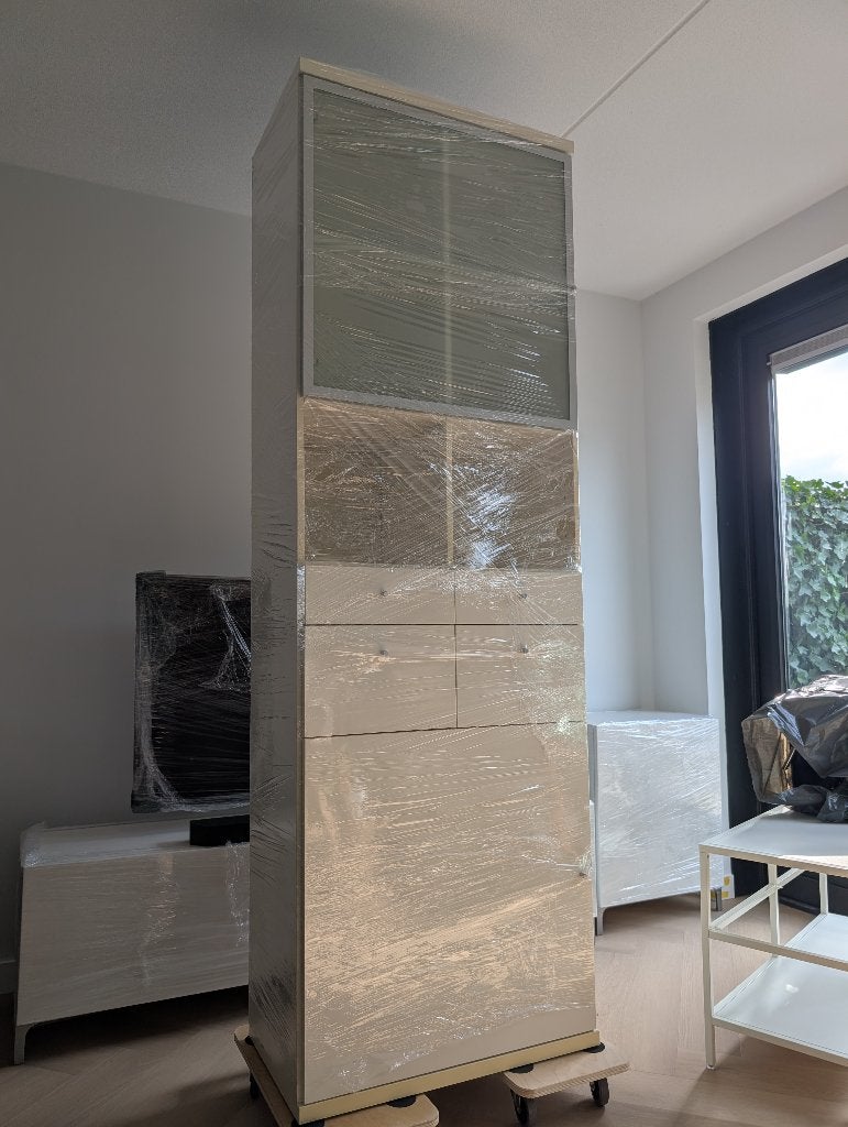 IKEA Bonde kast, cremewit met glazen deur. (Transportgereed), Huis en Inrichting, Ophalen, 200 cm of meer, Met lade(s), Overige houtsoorten