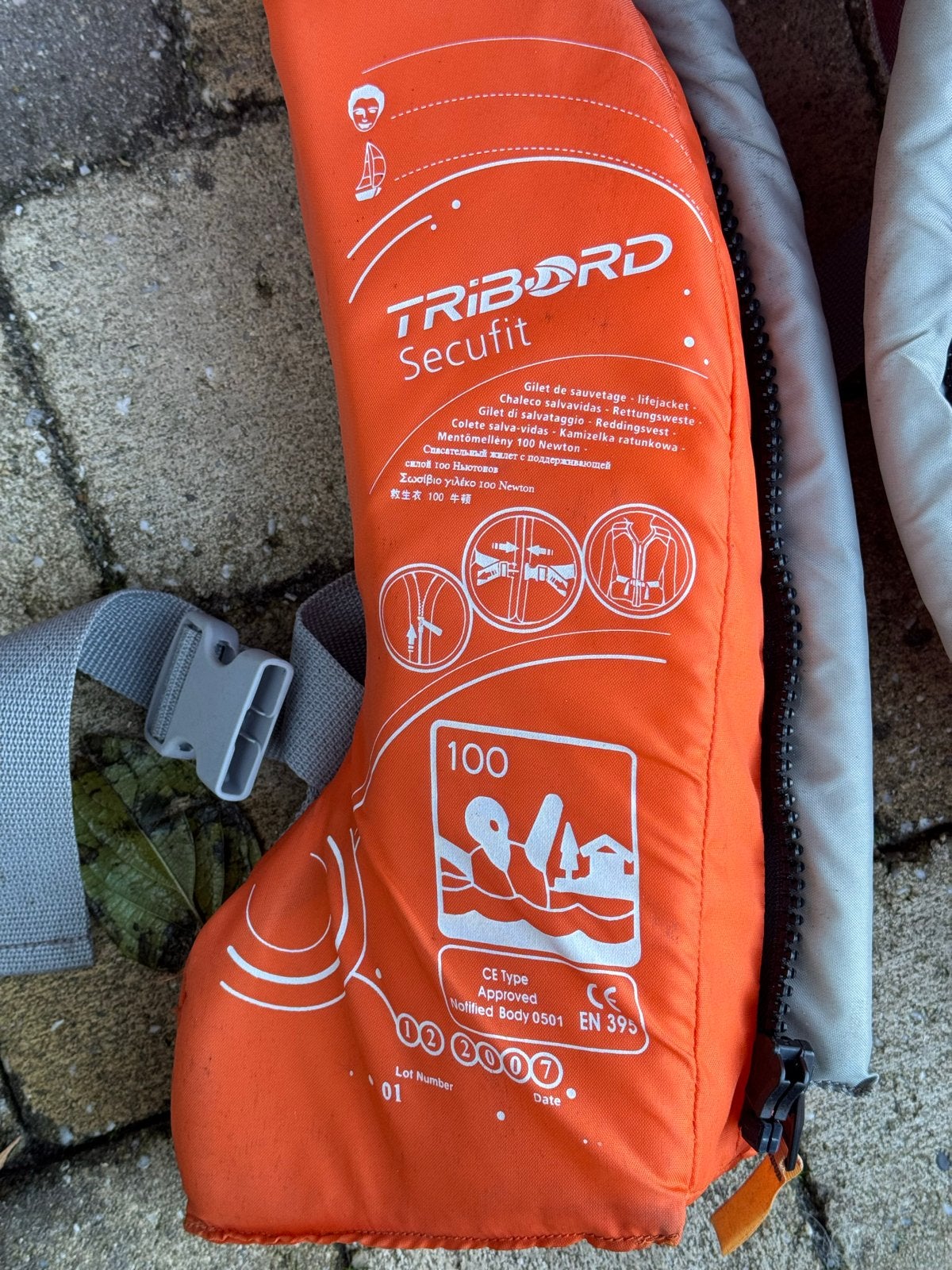 Drie zwemvesten (twee nieuw) voor motorboot, Watersport en Boten, Ophalen, Zo goed als nieuw