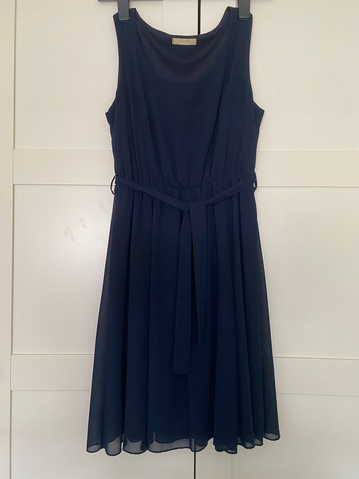 Korte navy-blauwe jurk van Fame, maat 38/40, Kleding | Dames, Jurken, Maat 38/40 (M), Blauw, Ophalen of Verzenden, Knielengte