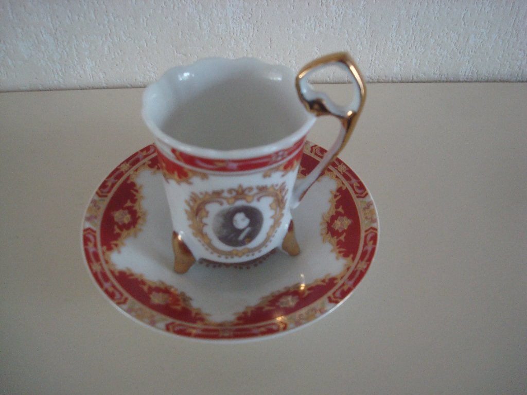 Thee kop en schotel barok, Ophalen of Verzenden, Zo goed als nieuw, Overige stijlen, Kop(pen) en/of Schotel(s)