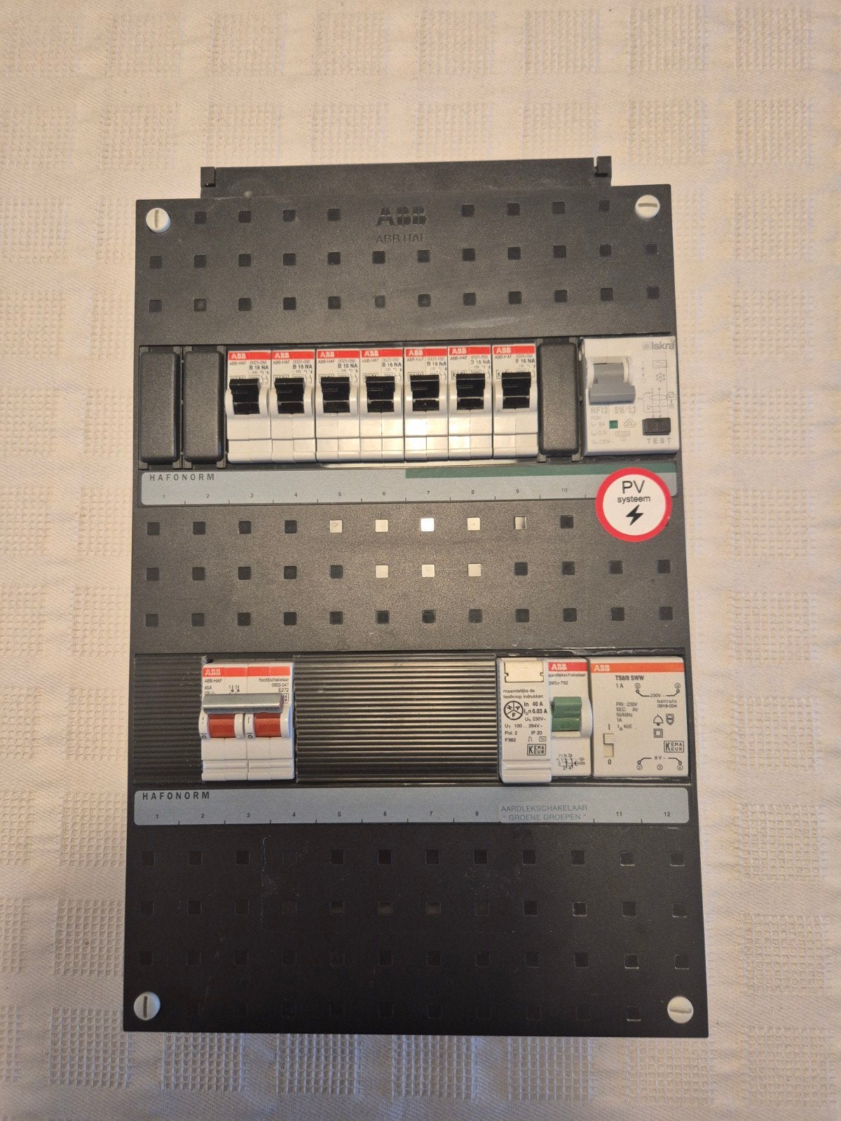 ABB Groepenkast 1-fase, 7 groepen met aardlekschakelaar & PV, Ophalen, Zo goed als nieuw, ABB, Groepenkast