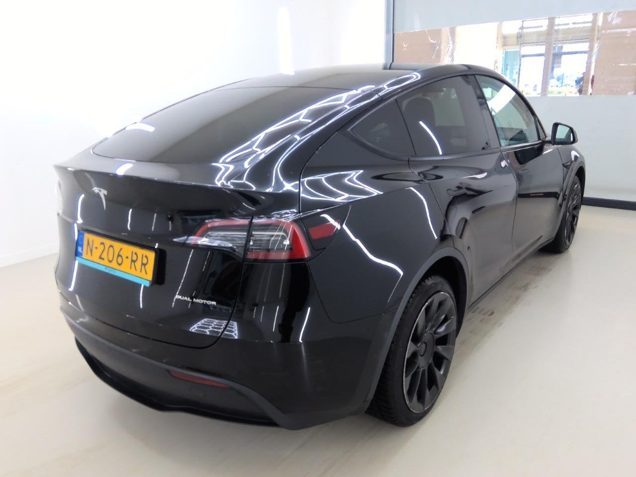 Tesla Model Y Long Range 351pk AWD 93.2% SoH [ AUTOPILOT+20, Auto's, Automaat, Gebruikt, Zwart, Zwart