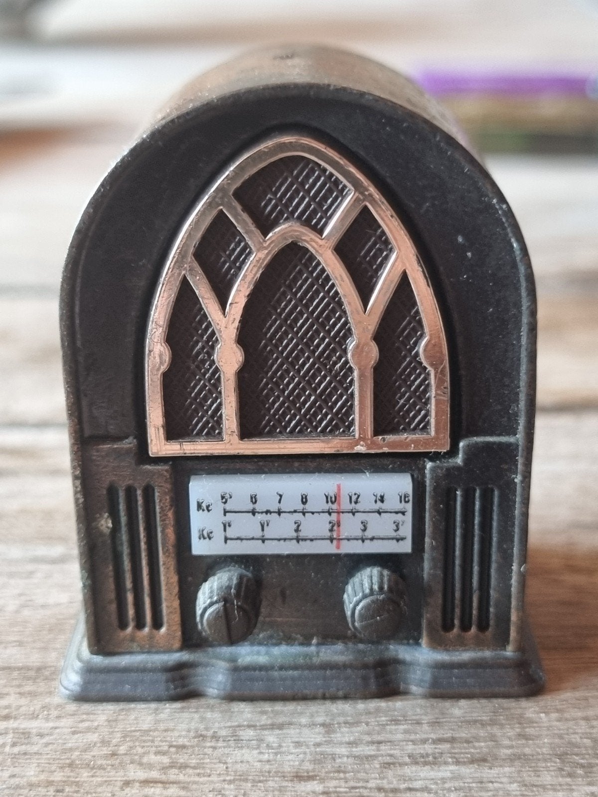 Vintage puntenslijper in de vorm van een radio - FDO Spanje, Ophalen of Verzenden