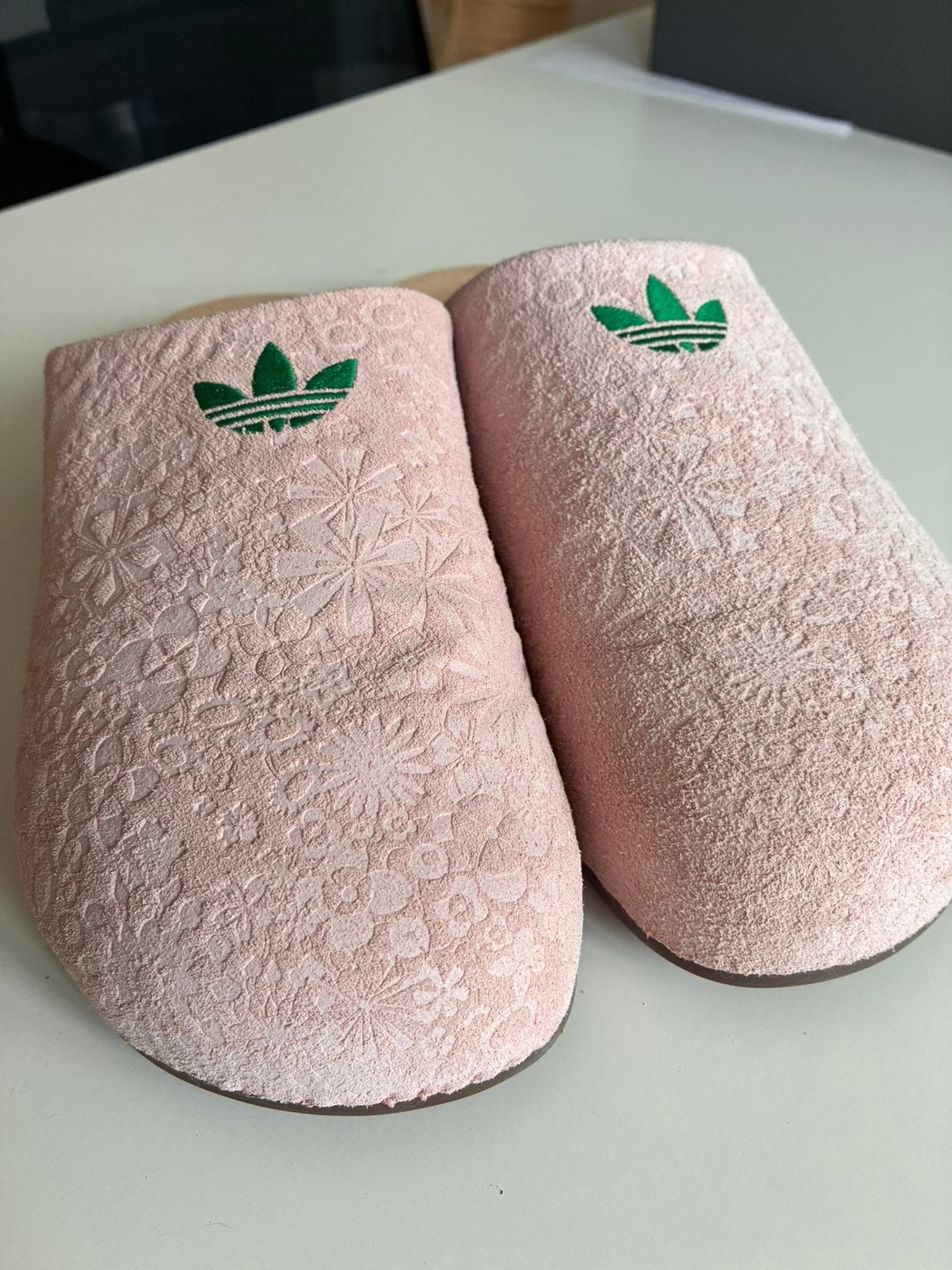 Adimule slippers adidas, Zo goed als nieuw, Roze, Sandalen of Muiltjes, Ophalen of Verzenden