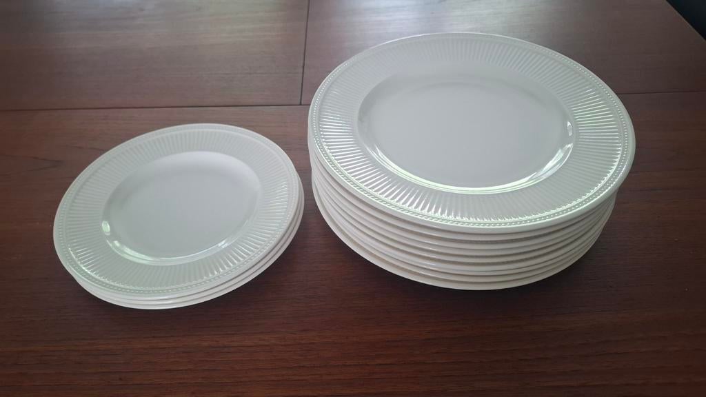 Nieuwe diner- en ontbijtborden Wedgewood  Windsor(12 stuks), Ophalen, Keramiek, Nieuw, Bord(en)