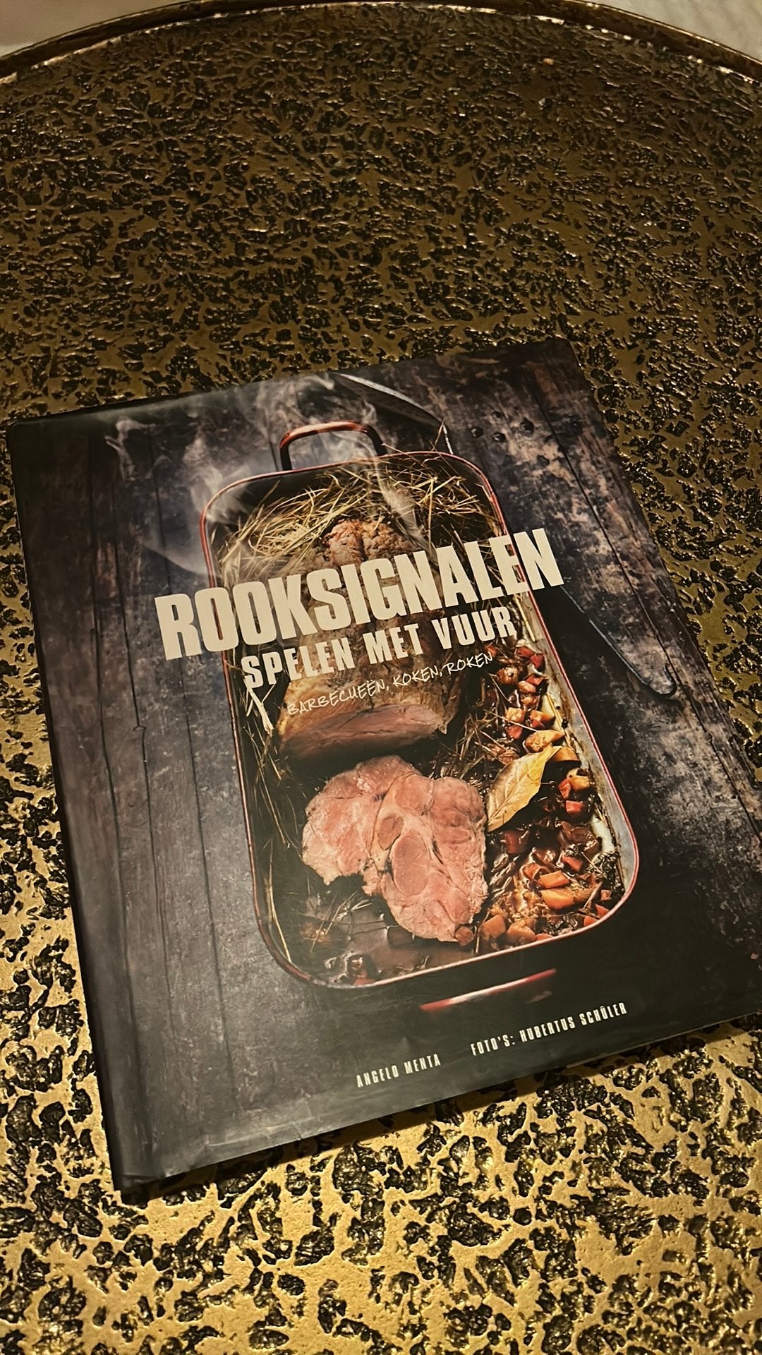 Rooksignalen spelen met vuur, Ophalen, Nieuw