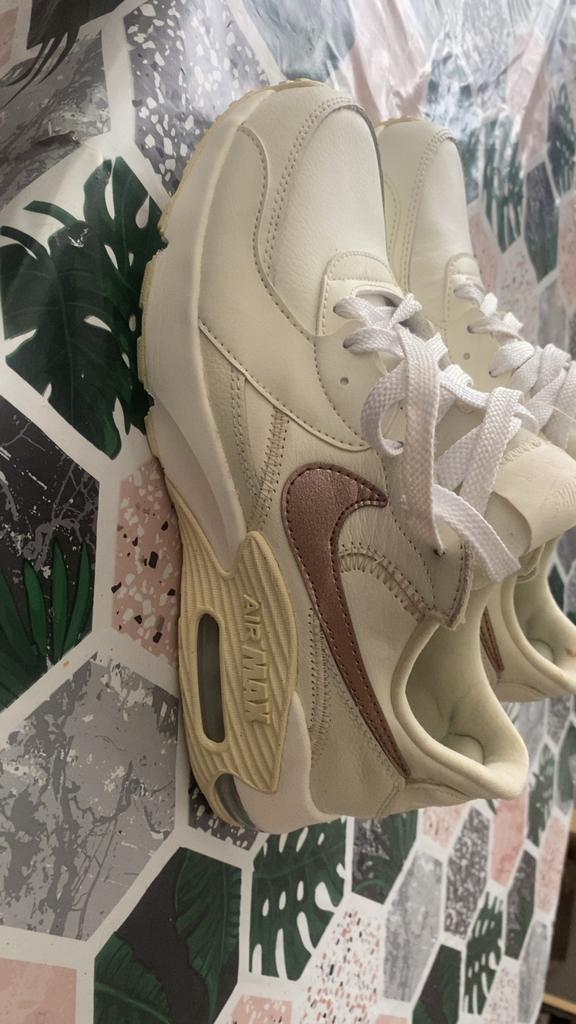 Nike Air Max 90 - Crème met Roségoud, Beige, Ophalen of Verzenden, Sneakers of Gympen, Zo goed als nieuw