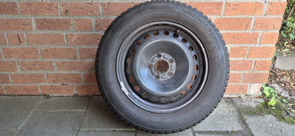 Set 4 Bridgestone winterbanden op velg, Ophalen, Gebruikt, 16 inch, Banden en Velgen