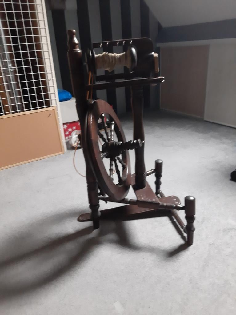 Houten spinnewiel, moet opgeknapt worden, Hobby en Vrije tijd, Ophalen of Verzenden