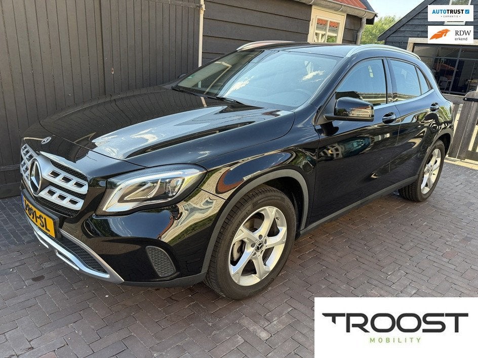 Mercedes-Benz GLA-klasse 200 Premium Navi | Led | Camera| La, 715 kg, Leder en Stof, Zwart, 1595 cc